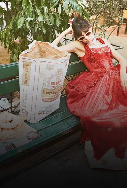 ΜΑΡΙ ΑΝΤΟΥΑΝΕΤ - Savon Original: Η Ασφυξία Του Πούπουλου Όταν Πέφτει